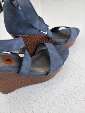 Guess Women's Navy Steel Blue Suede Strappy Sandals